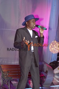    - Afric Simone -  . Hafanana:)    .   "- -   "  9  2006 