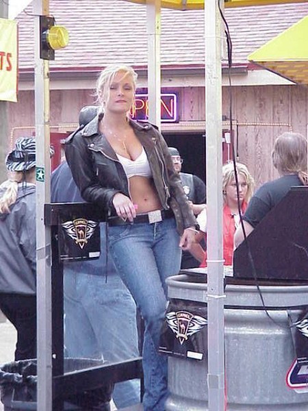   ĳ  `  Daytona Bike Week