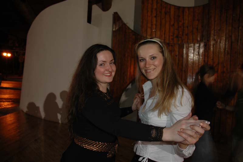      26  2006  Mila http://www.milonga.kiev.ua/phpBB2/album_cat.php?cat_id=53