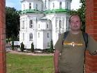 фото - Лично сам на фоне Свято-Троицкого Собора, 1672 г. - Украина - Густыня, Черниговская область, Прилукский район.