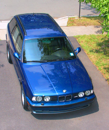   BMW E34 Touring.    