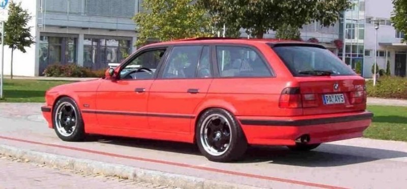   BMW E34 Touring.  E34 M5 Touring!!!