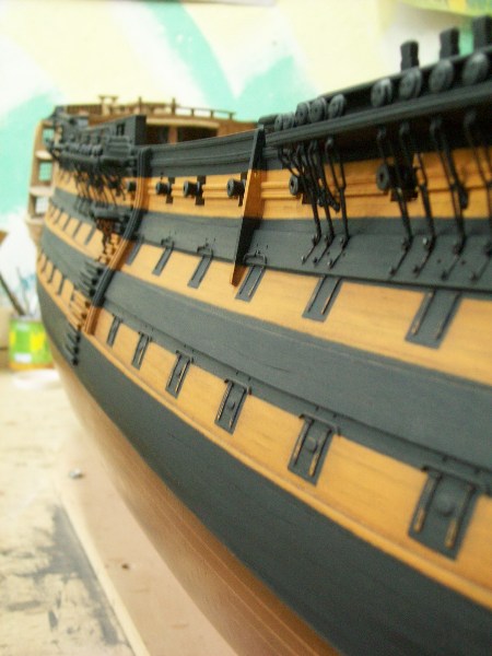 фото альбом Модели парусных кораблей от мастерской Верфь на столе 3.jpg